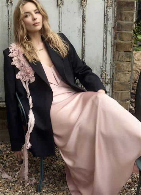 Jodie Comer in 2025 | Jodie comer, Fashion, English actresses