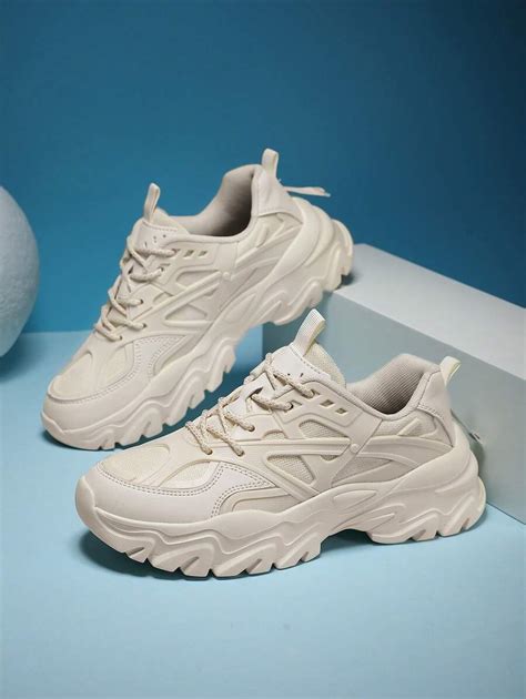 Casual Sports Shoes 的图像结果