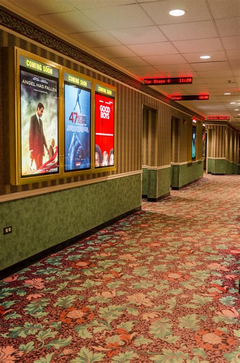 CLASSIC CINEMAS FOX LAKE THEATRE - Fox Lake IL - Hours, Directions ...