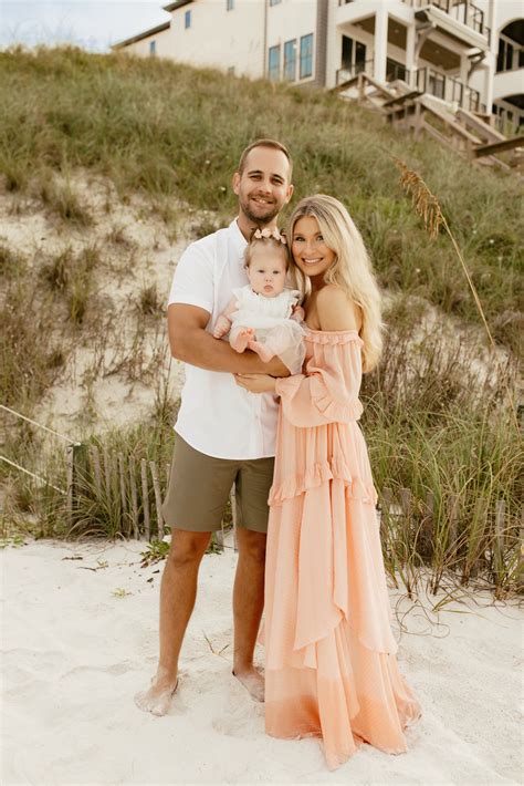 Family Beach Photo Outfits — Kristin Pressley