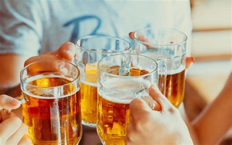 总喝啤酒的人，会不会得肾结石，啤酒是“致”石还是“治”石？_腾讯新闻