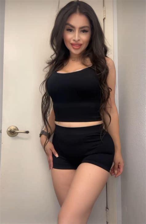 Here’s another Chicana Hoodrat that deleted their Onlyfans lol. She ...