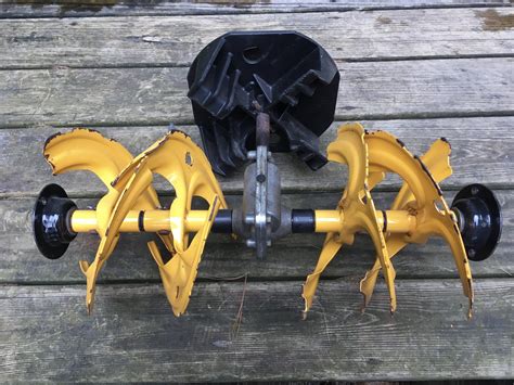 Snowblower Auger Repair 的图像结果