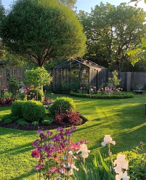 Pin by Baška on House and Garden | Garden planning, Beautiful gardens ...