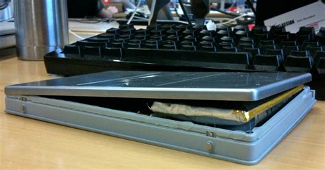 Exploding Chromebook 的图像结果