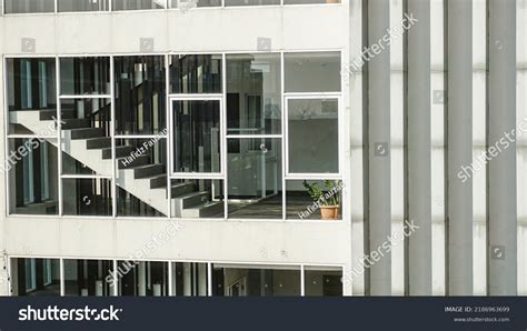 Building Interior Side View 的图像结果