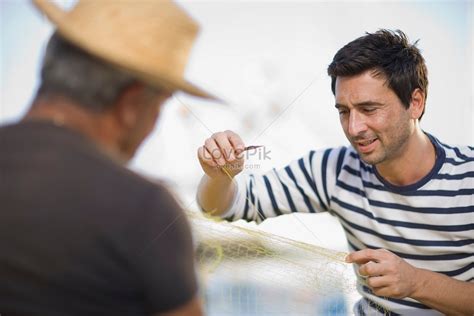 Fishing Net Repair 的图像结果