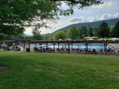 COUNTRY CLUB OF HARRISBURG - Updated January 2026 - 401 Fishing Creek ...