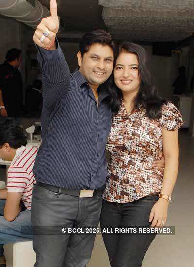 Sandeep and Kamal Kewlani during DJ party organised at Fionaa lounge ...