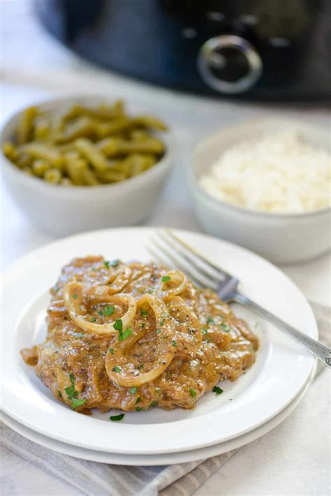 Crock Pot Cube Steak and Gravy | Buns In My Oven