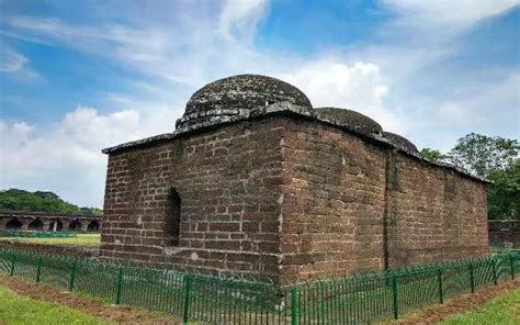 Kurumbera Fort In West Bengal | WhatsHot Kolkata