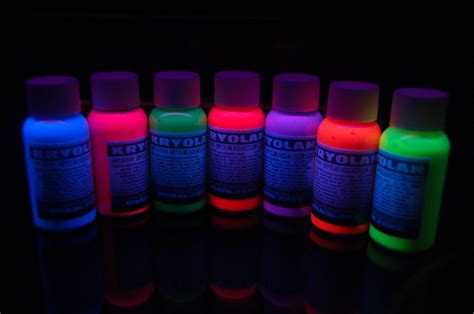 glow in the dark neon hair dye!!! | Temporary hair dye, Neon hair, Dyed ...
