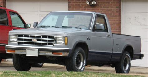 1993 Chevrolet S-10 Base 4x4 Standard Cab 6 ft. box 5-spd manual w/OD