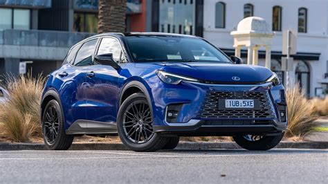 Meet the smallest hybrid-powered luxury SUV | Drive