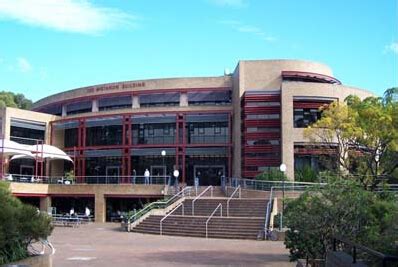 卧龙岗大学 University of Wollongong - 绵阳留学-绵阳留学中介-绵阳留学机构-我们的留学俱乐部