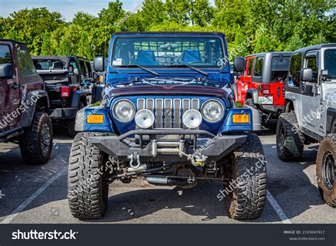 144 Tj Wrangler Images, Stock Photos & Vectors | Shutterstock