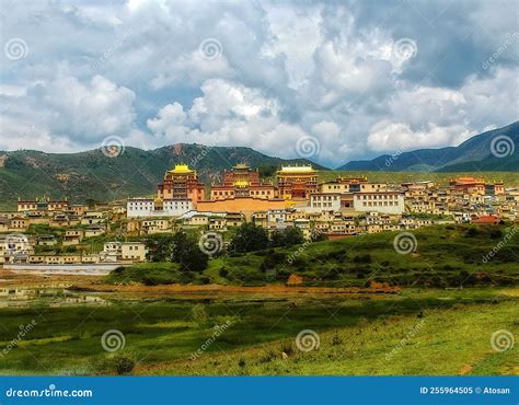 Tibetan Monastery. Shangri-la. China Stock Image - Image of bridge, religion: 255964505
