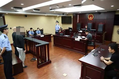 上海普陀区法院集中宣判两起套路贷案件 一名首犯被判14年6个月罚金100万_凤凰网