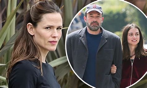 Ben Affleck New Girlfriend 2020 : Ben Affleck takes girlfriend Ana de ...