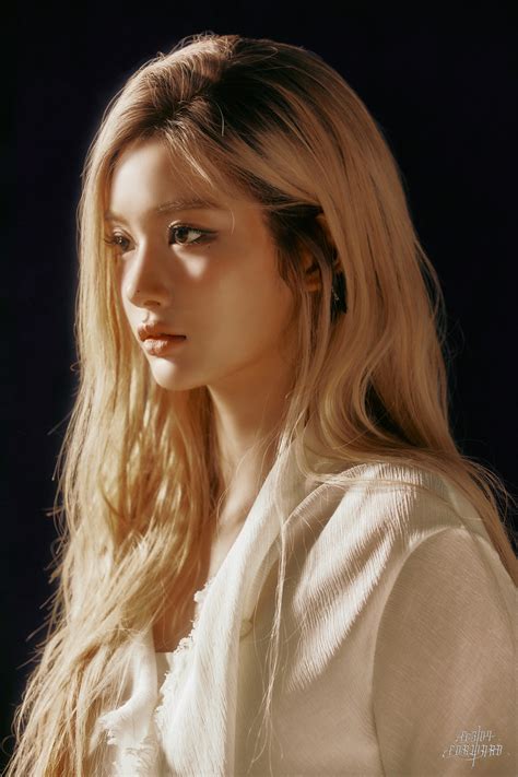 Watch: NMIXX Intrigues With Stylish MV For "KNOW ABOUT ME" Comeback | Soompi