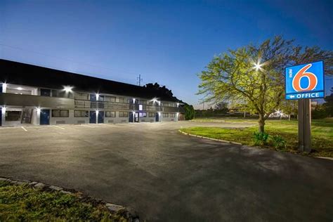 MOTEL 6 COLUMBUS OSU NORTH - Motel Reviews, Photos, Rate Comparison ...