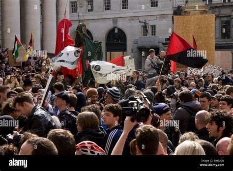 Anti-Globalization 的图像结果