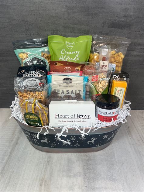 Holiday Splendor Gift Basket - Heart of Iowa Market Place