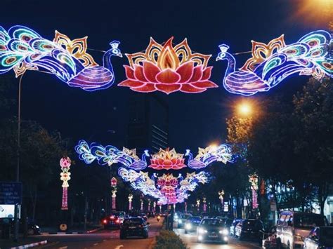 Diwali 2016: Singapore in festive mood, illuminates train with stunning ...