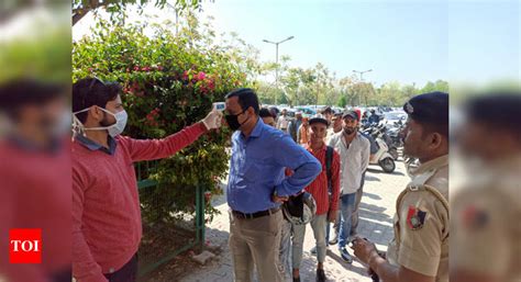 Coronavirus threat: Visitors treated as suspects at Chandigarh courts ...