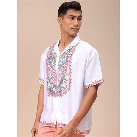Buy The Indian Garage Co Men Slim Relaxed Indie Printed Half Sleeves ...