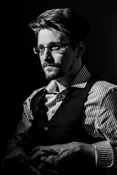 Amazon.com: Edward Snowden: books, biography, latest update