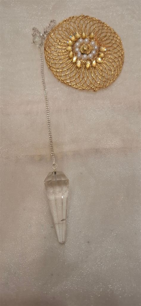 Clear Quartz Dowsing Pendulum – Vaastunidhie