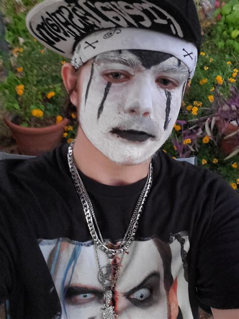 second time doing facepaint I'm not buying facepaint from spirit ...