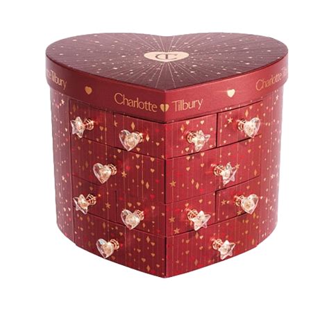 Роскошный адвент-календарь "Treasure Chest of Love" Charlotte Tilbury ...