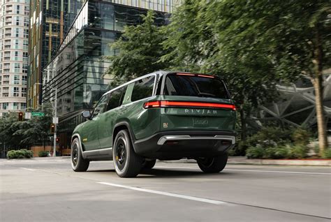 Rivian Shows Some Love for Its Gen 1 Vehicles With 2025.10 Software Update - autoevolution