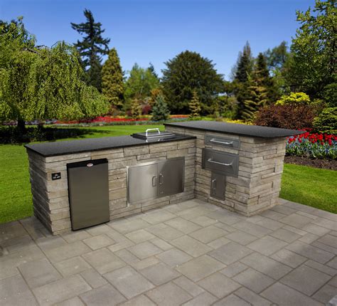 Divine L Shaped Outdoor Kitchen Island With Waterfall Countertop