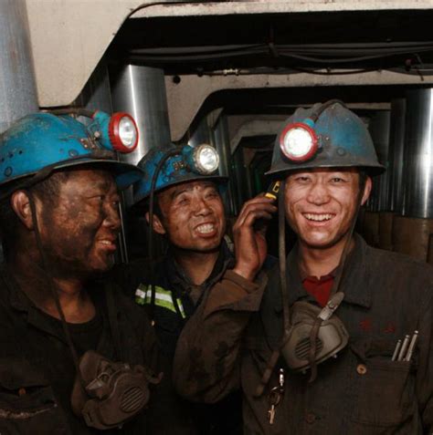 山西煤矿工人的月工资-煤矿工人的工资大约有多钱