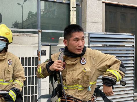 北京两名牺牲消防员生前照片公布，致敬“百姓的守护神”！_京报网