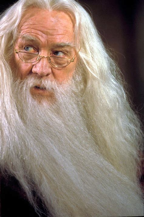 Richard Harris as Professor Dumbledore. | Harry potter, Sinema, Çizim