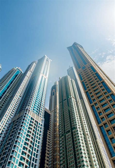 商业摩天大楼图片-现代蓝色玻璃的商业摩天大楼素材-高清图片-摄影照片-寻图免费打包下载