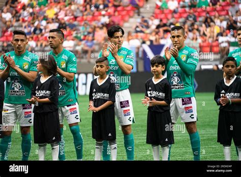 Amy leon hi-res stock photography and images - Alamy