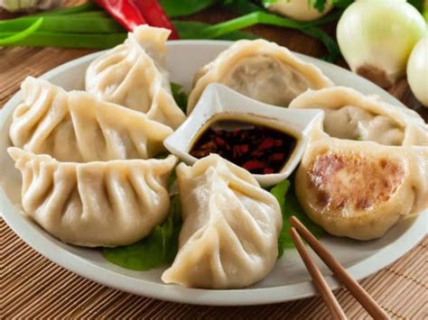 Think steamed momos are healthy? Think again, warns nutritionist. How ...