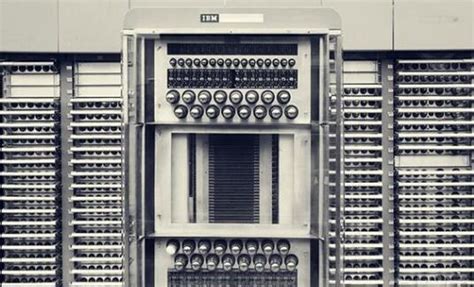 历史上的今天——1958年12月18日，世界上第一台晶体管计算机IBM7_托马斯·沃森