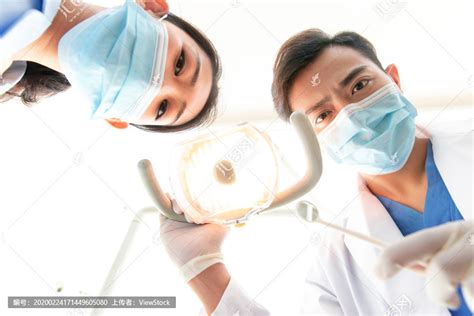 牙科医生在诊疗室_正版商业图片_昵图网nipic.com