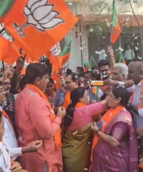 People including BJP president and MLAs in Ahmedabad made each other ...