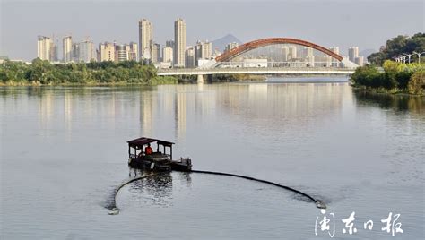 中心城区水环境治理｜东湖湖面清理垃圾_新宁德