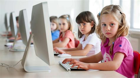 Computer Class Kids 的图像结果