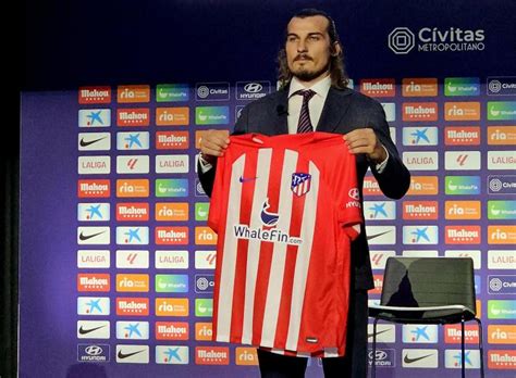 Atlético de Madrid | Así de bien le queda la rojiblanca a Soyuncu: Su ...