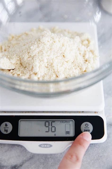 How to Use a Scale for Baking - Lexi's Clean Kitchen