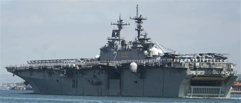 LHD-2 USS Essex Wasp class Amphibious Assault Ship page2